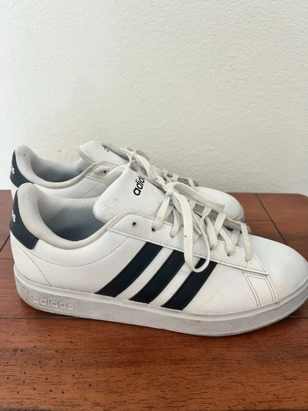 Adidas Men's Grand Court Sneakers White with Black Stripes size 11